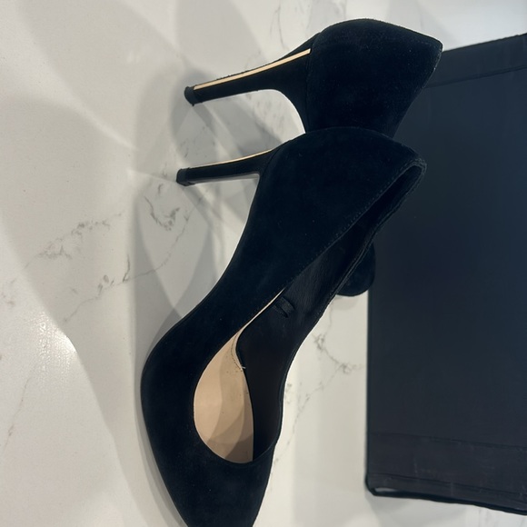 Massimo Dutti, Black with golden details.Good condition size 6/36, Heels 8cm - Picture 3 of 5